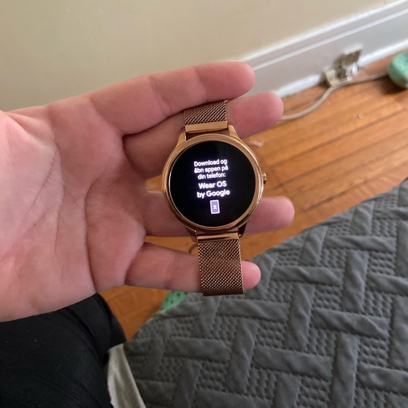Fossil smart watch main image 4